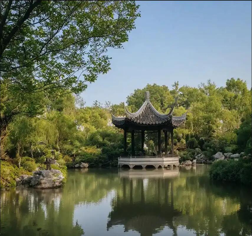 八道江区斑驳餐饮有限公司